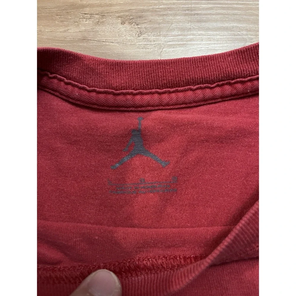 Nike Air Jordan Peanut With Basketball T Shirt size LG‎ Retro Sneaker Tee